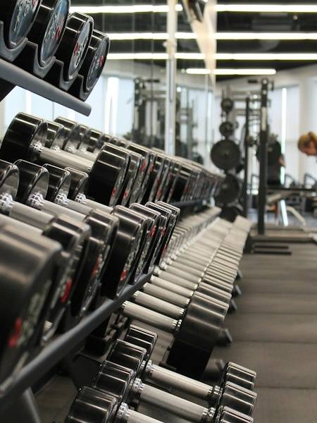 Systém pro gymy a fitness: permanentky online a vstup přes QR